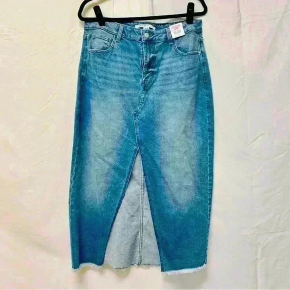 NWT CELEBRITY PINK Denim Front-Slit Frayed-Hem Midi Skirt size 13/31 - Picture 7 of 10